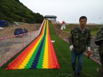 台江网红滑道项目